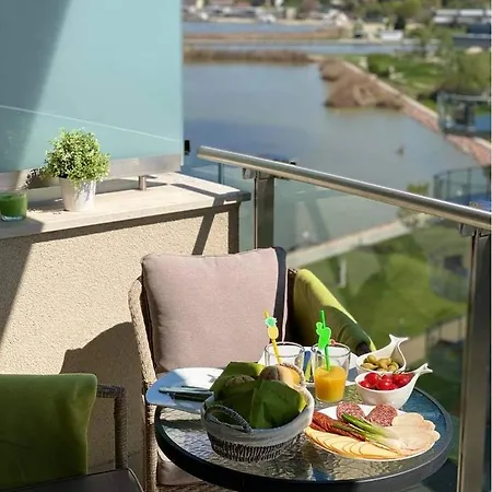 Apartment And Velence