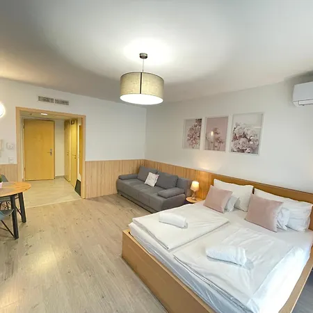 Appartement And *