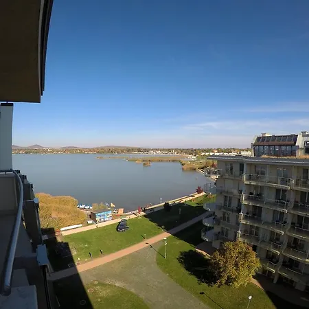 Apartament And Velence