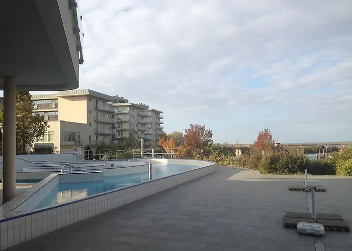 Appartement And *